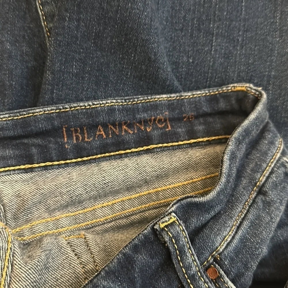 Blank NYC Women’s Frayed Hem Above The‎ Knee Denim Shorts Size 25